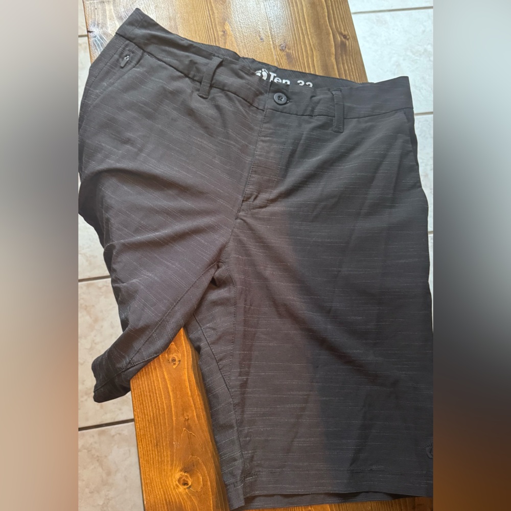Hang Ten Men’s Black Pinstripe Shorts Size 32 – Classic Casual